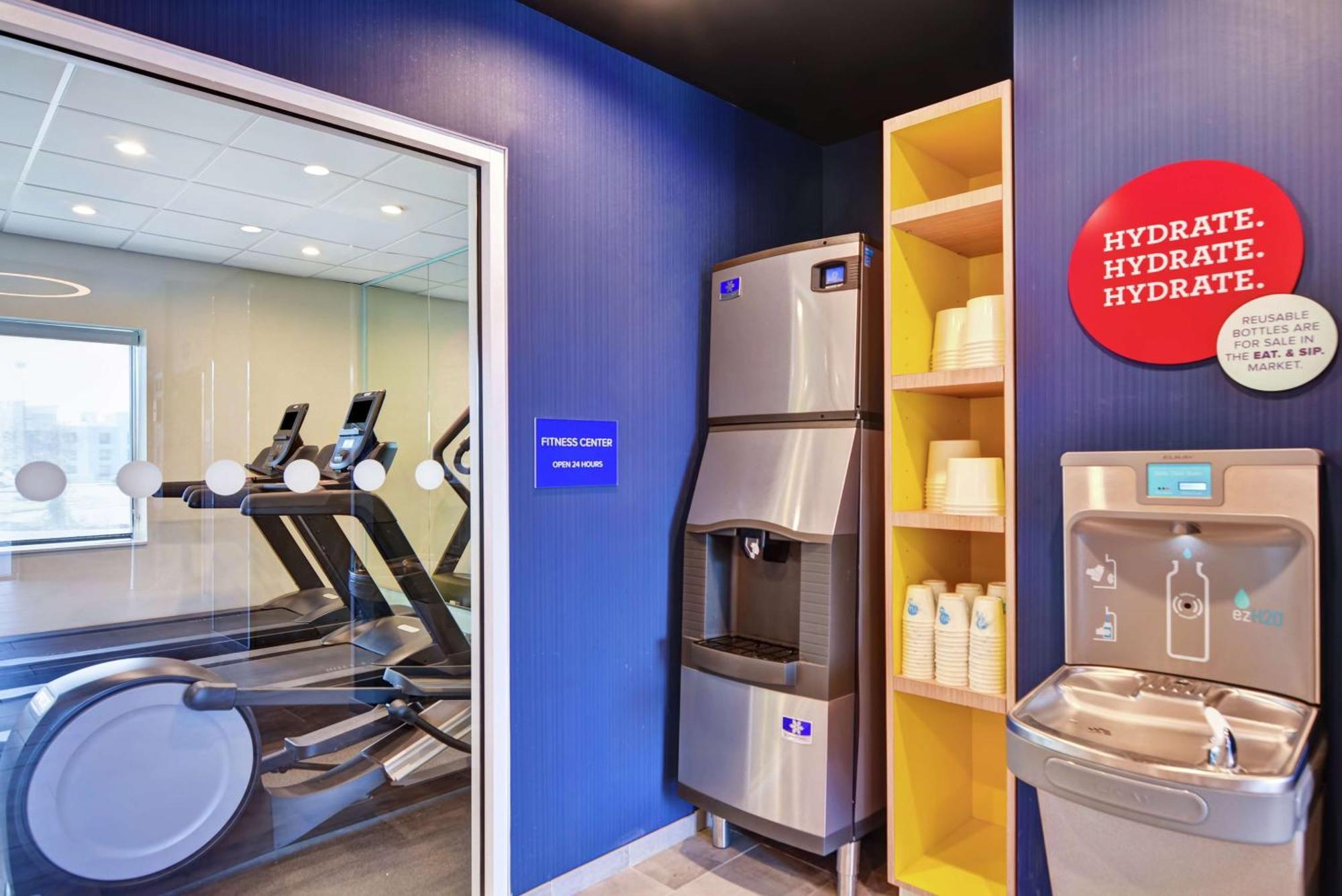 Tru By Hilton Richmond Hotel Екстериор снимка